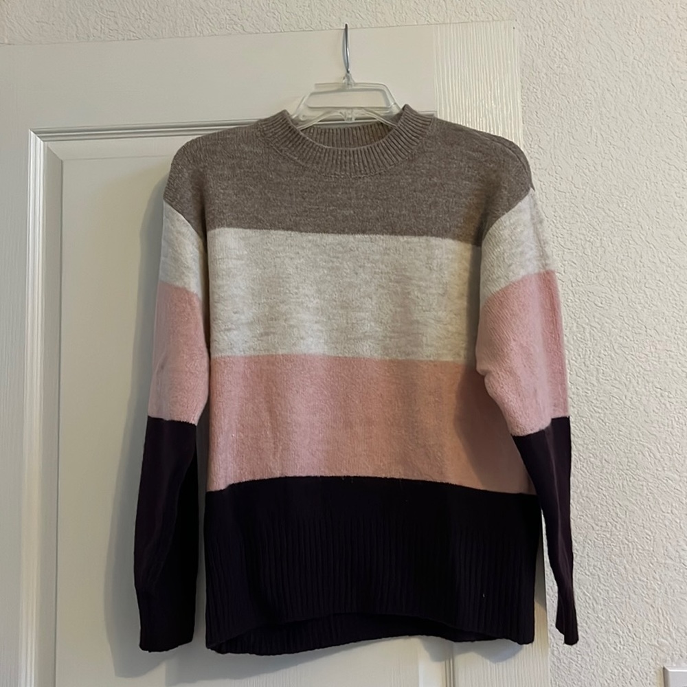 H&M 4-color knit sweater